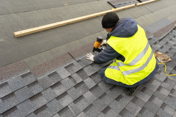 Best Emergency Roof Repair  in Manistique, MI